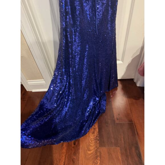 B Darlin NWT Sequin Strappy Sleeveless Gown With Train Royal Blue Size 9/10 - Picture 5 of 10
